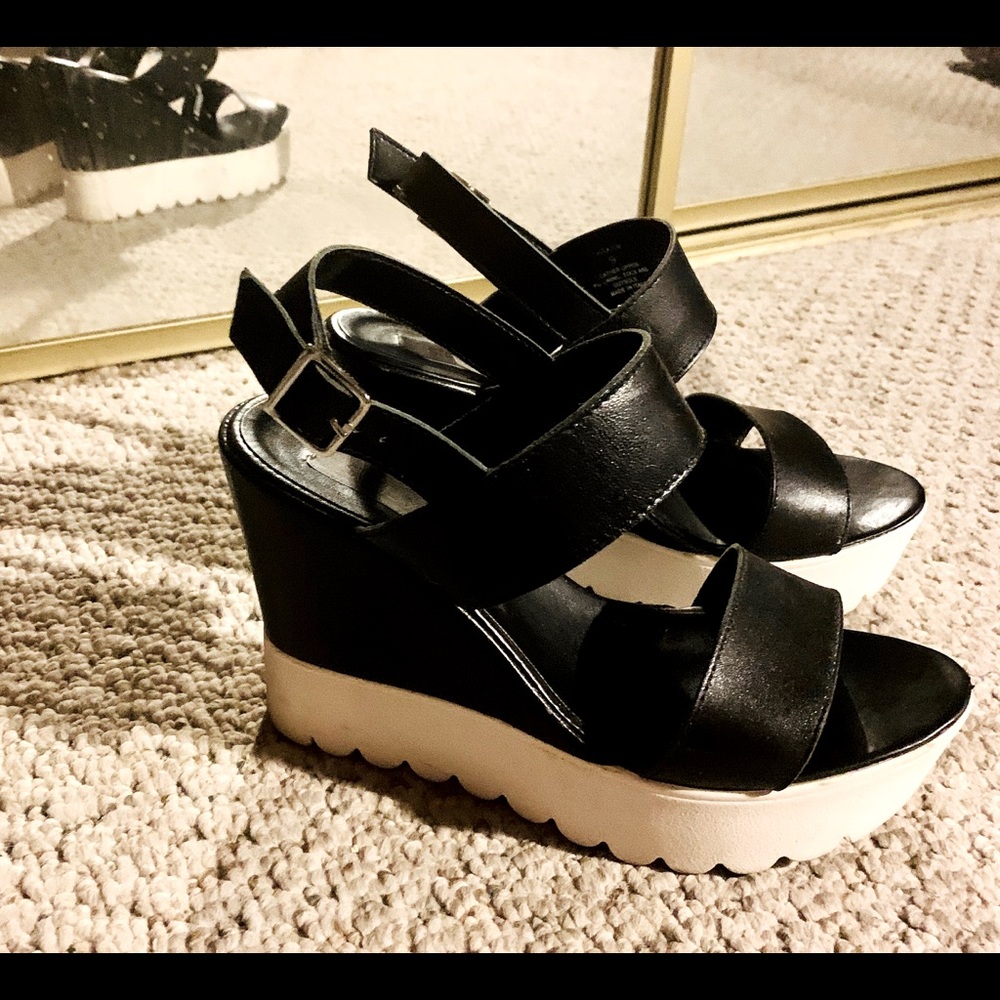 Steve Madden Platform Black Leather/White Platform